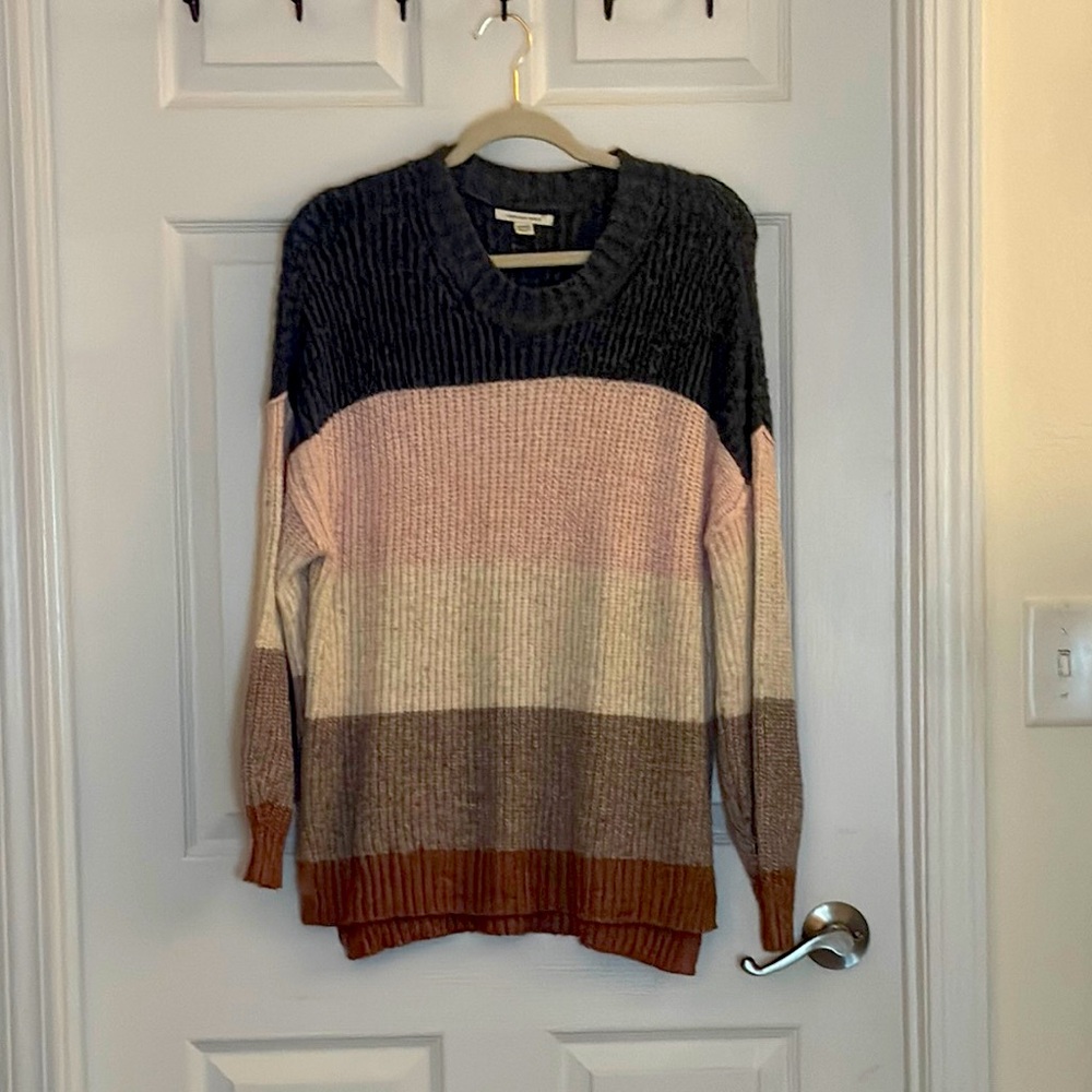 American Eagle Charcoal Knit Sweater